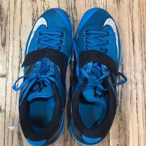 KD 7s in men’s size 11